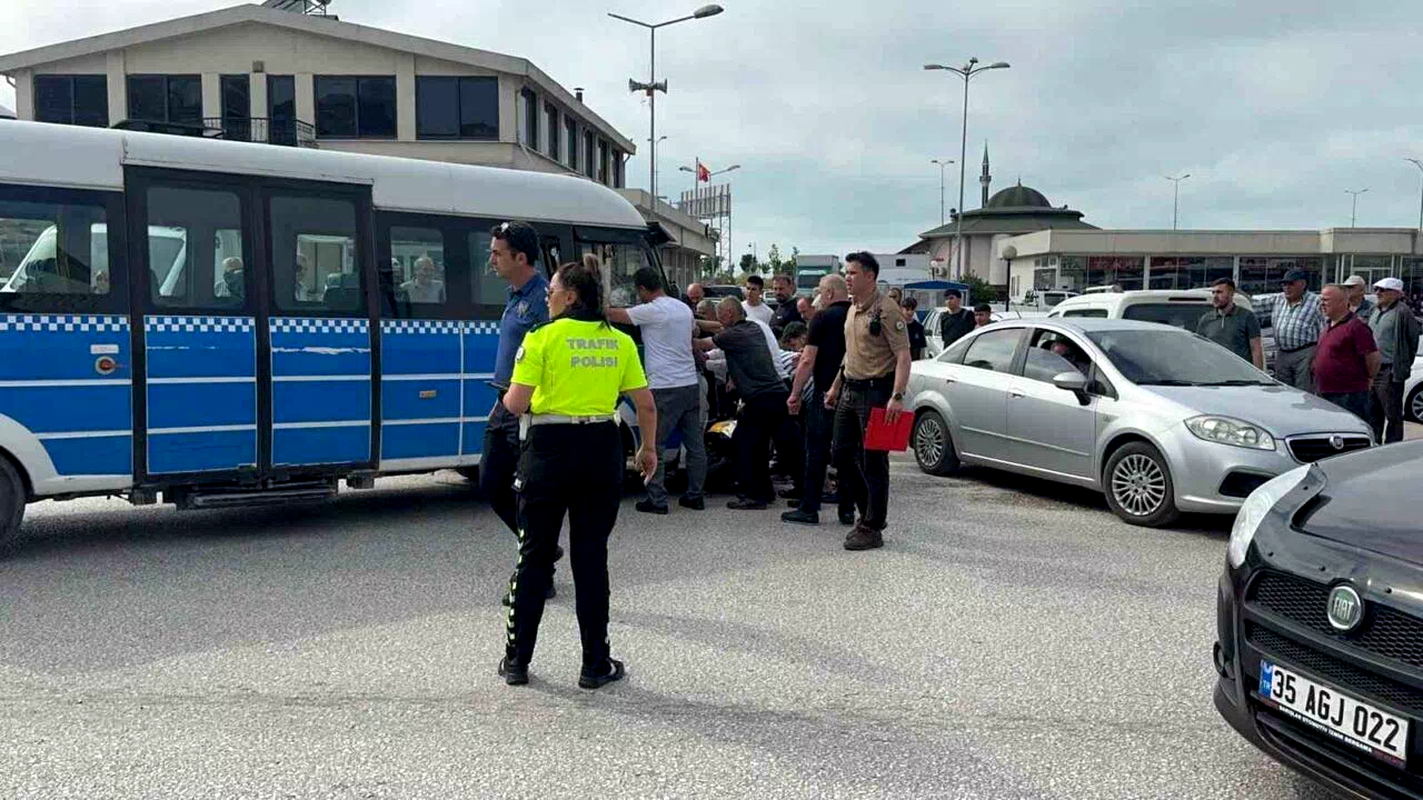 Alaplı’da minibüs, motosiklete çarptı 1 yaralı