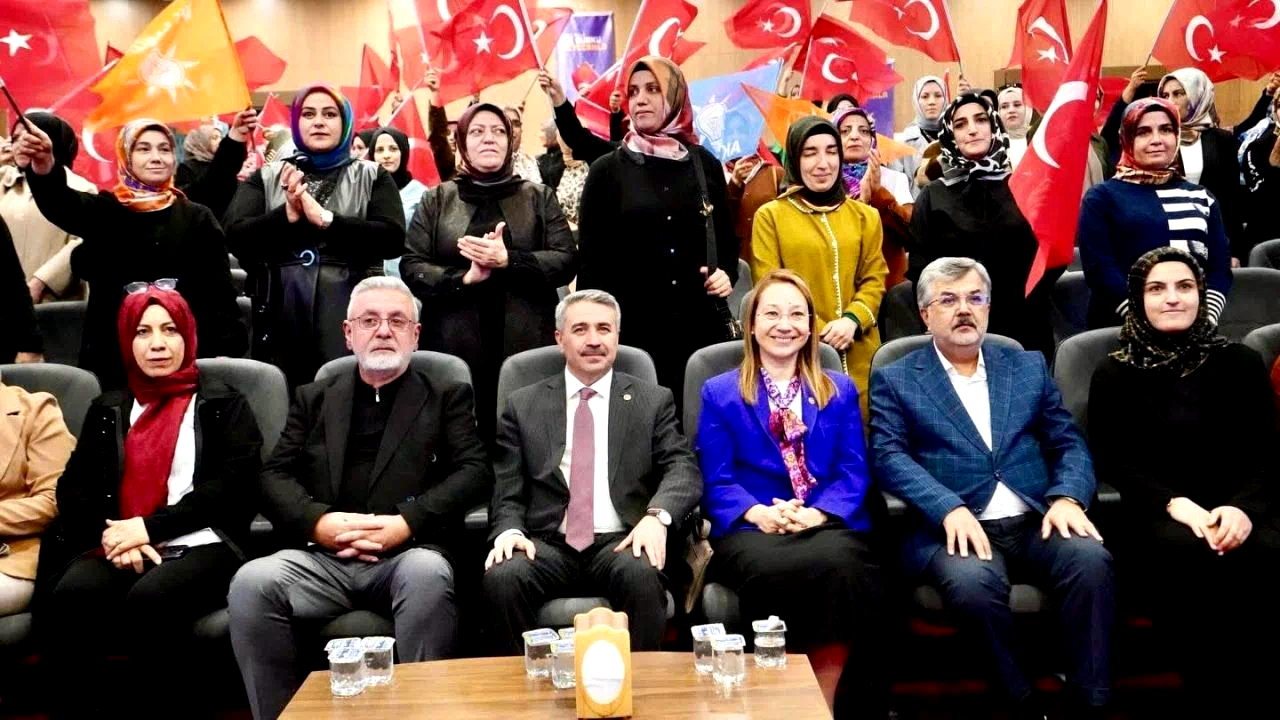 Alkayış”tan muhalefete partisinin kadın kolları üzerinden gönderme