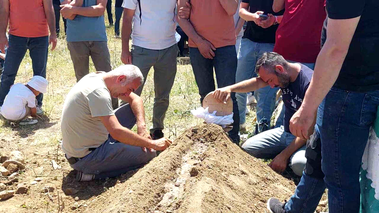 Alkollü sürücünün hayattan kopardığı genç, son yolculuğuna uğurlandı