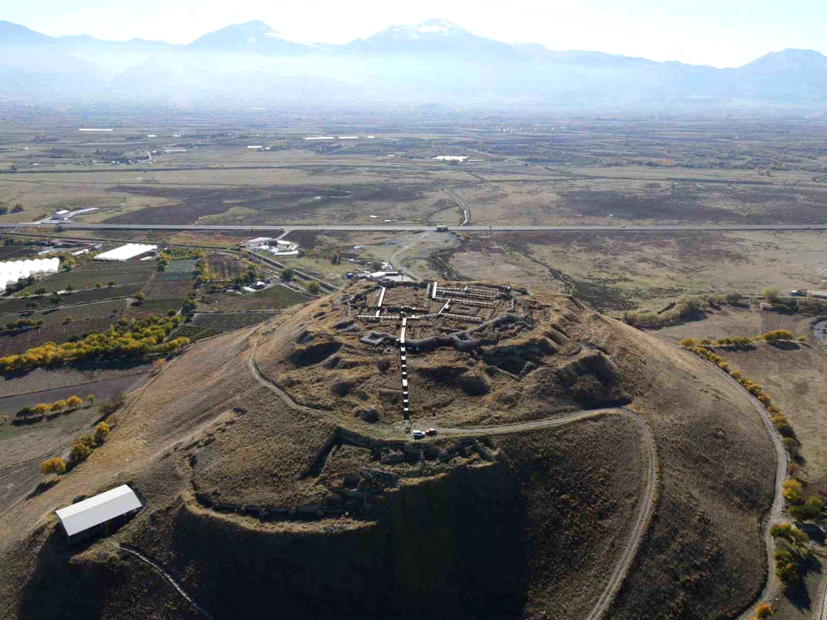 Altıntepe Kalesi, Urartu medeniyetinin izlerini yaşatıyor