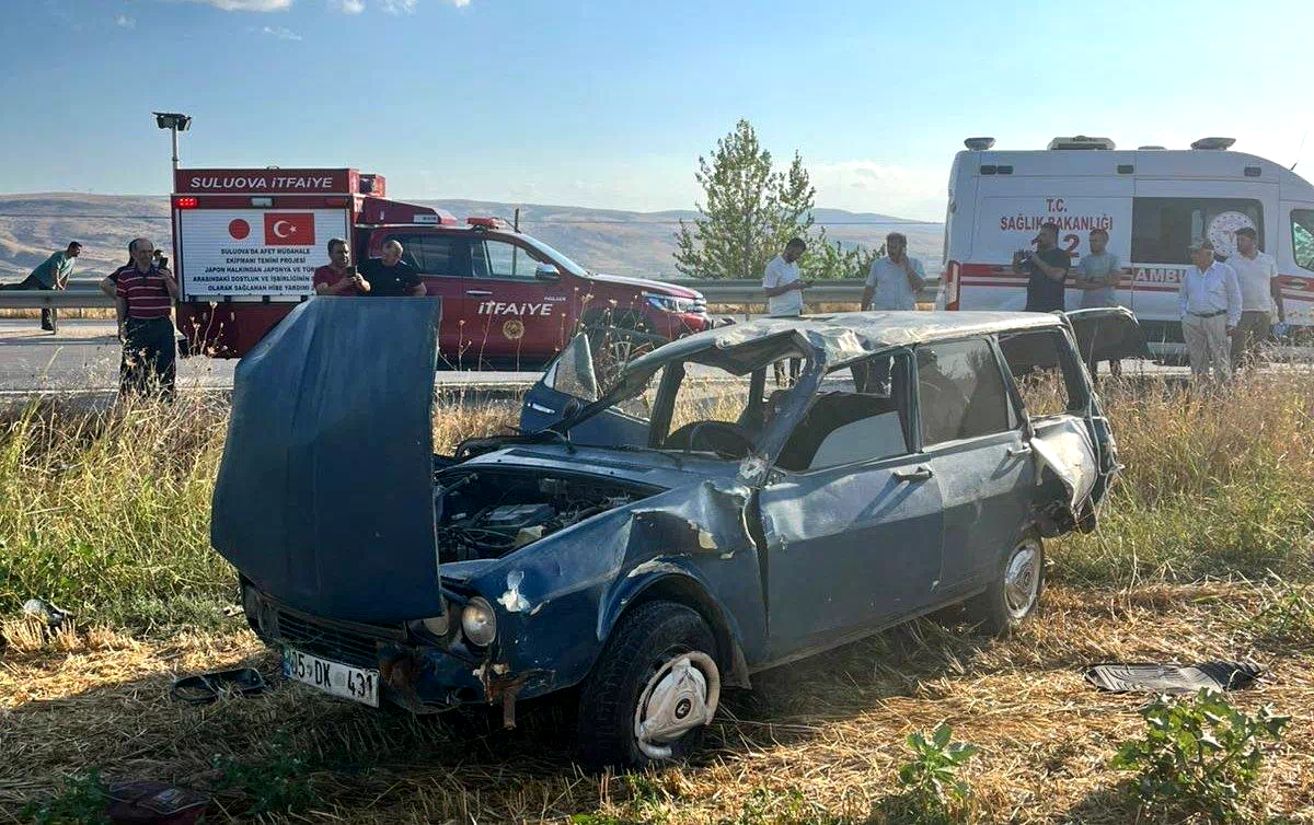 Amasya’da 2 otomobil çarpıştı: 5 yaralı
