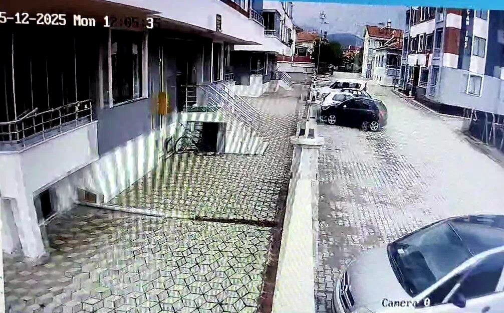 Amasya’da deprem anı kamerada