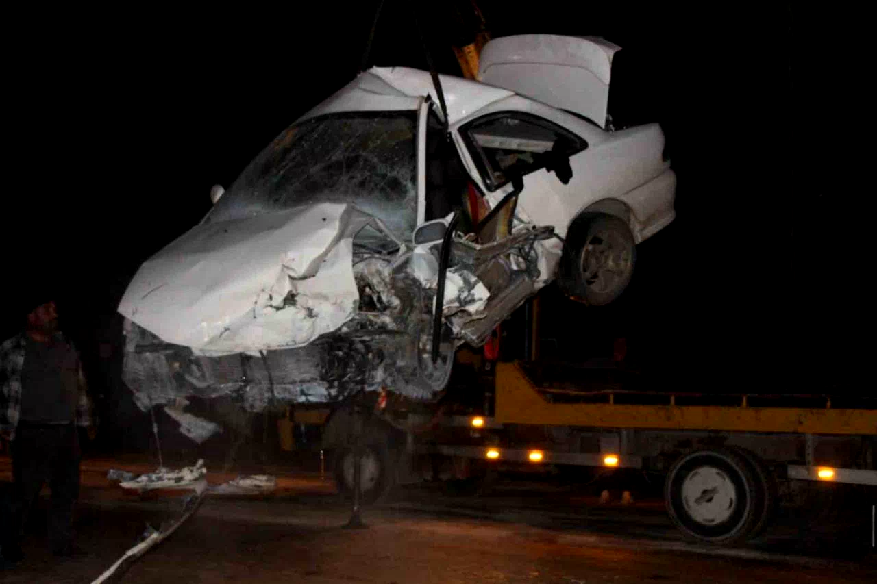 Amasya’da iki otomobilin çarpıştığı feci kazada kamerada