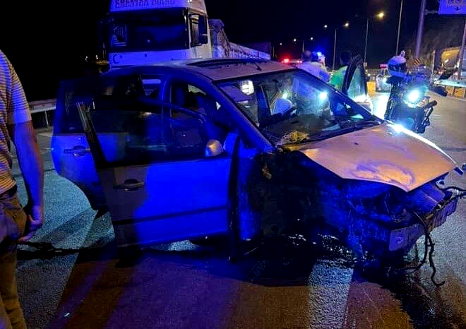 Amasya’da otomobil bariyere çarptı: 1 ölü, 3 yaralı