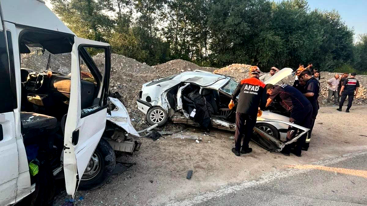 Amasya’da otomobil ile minibüs çarpıştı: 1 ölü, 3 yaralı