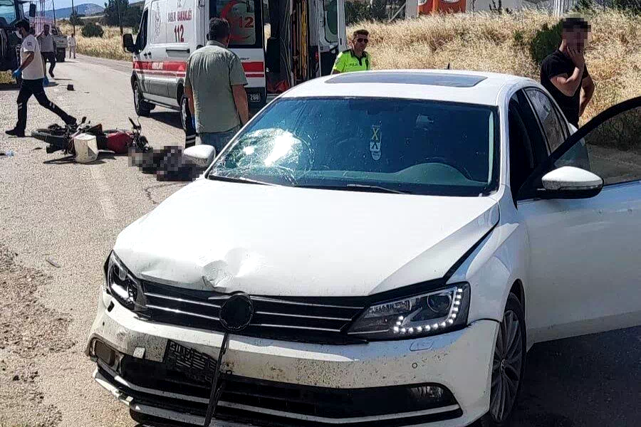 Amasya’da otomobille çarpışan motosikletli hayatını kaybetti