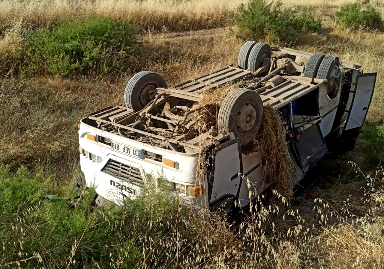 Amasya’da tarım işçilerini taşıyan midibüs devrildi: 16 yaralı