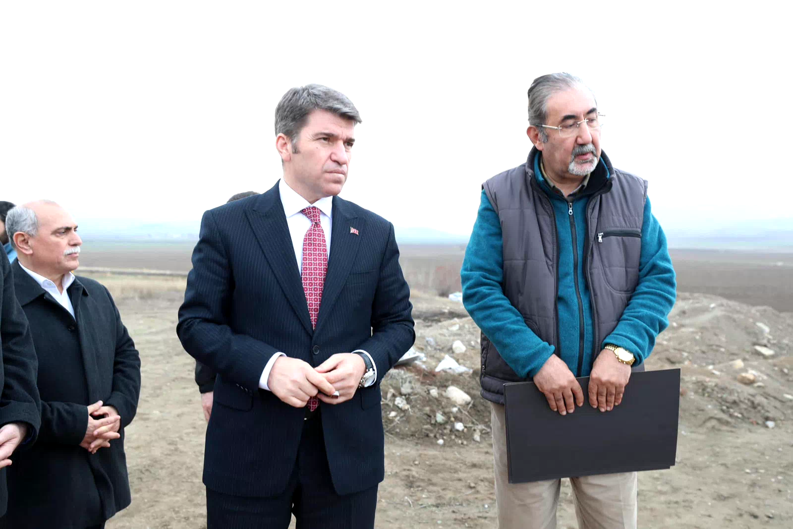 Amasya Valisi Önder Bakan, Oluz Höyük kazı alanını inceledi