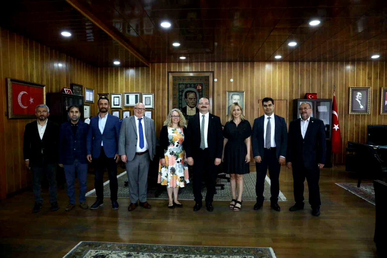 Amerikan dil köşesinin konuğu ABD eğitim ataşesi Silver oldu
