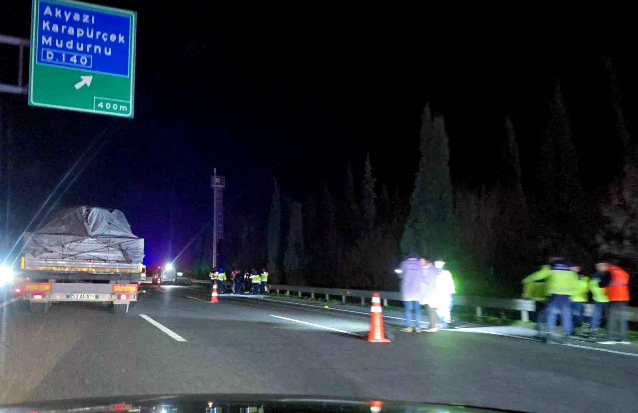 Anadolu Otoyolu’nda feci kaza: Otomobilin çarptığı yaya hayatını kaybetti
