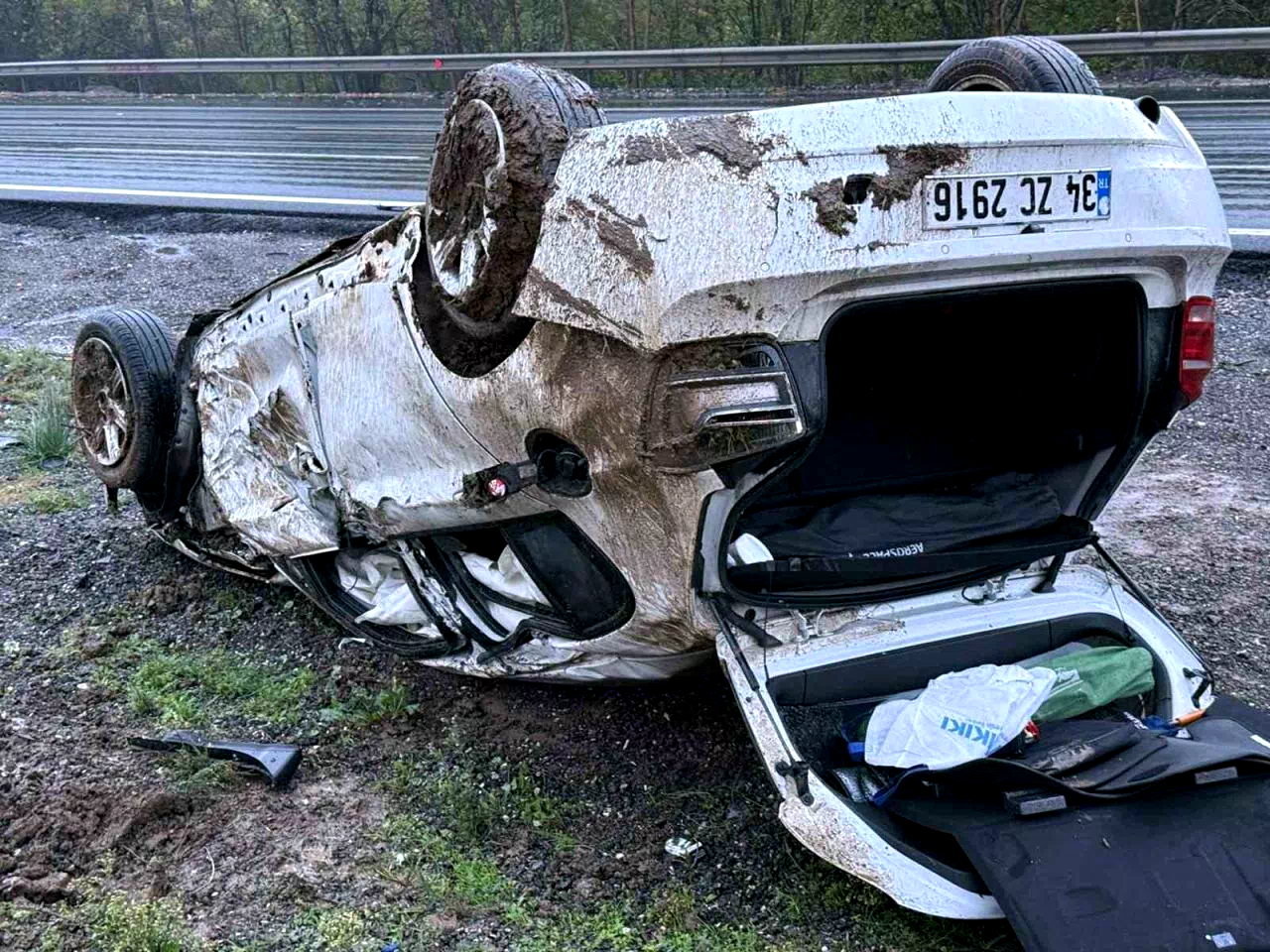 Anadolu Otoyolu’nda korkutan kaza, takla atan otomobil hurdaya döndü: 1 yaralı