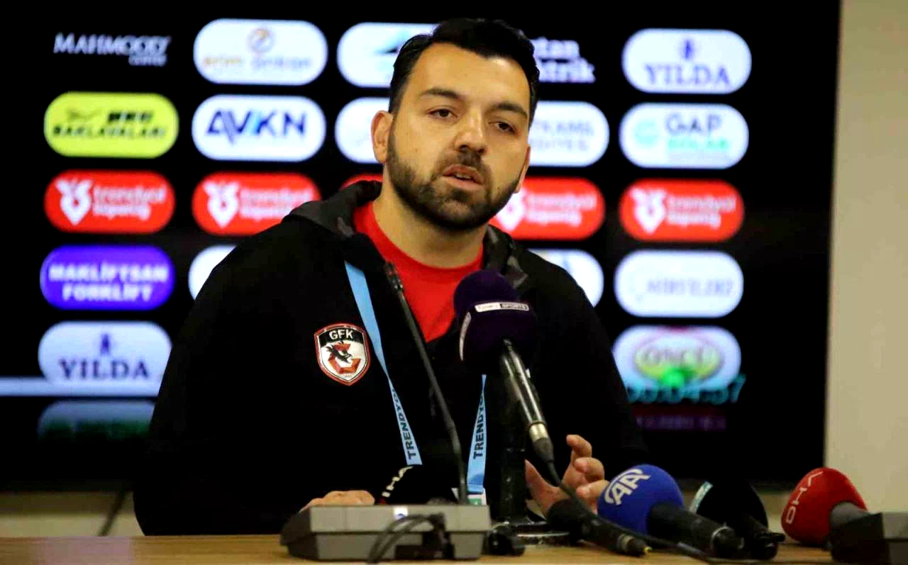 Anıl Demirci: “Galibiyeti getirecek fırsatlara rağmen maalesef sahadan beraberlikle ayrıldık”