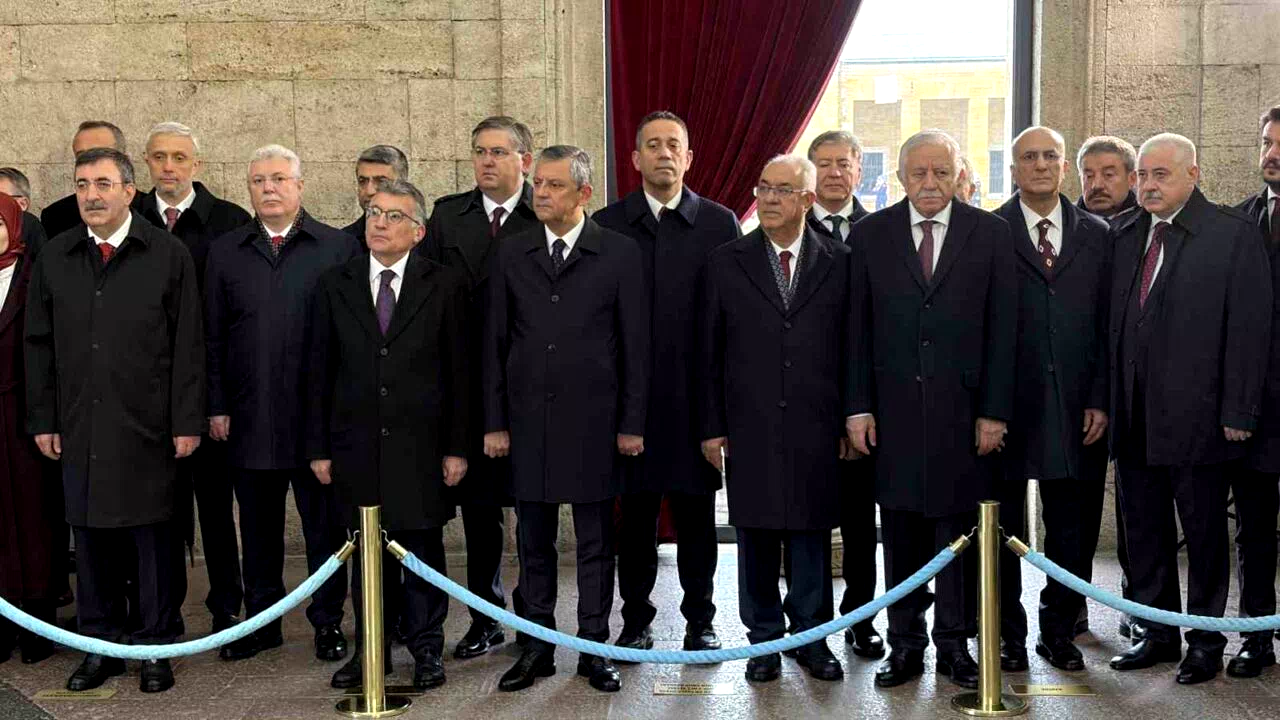 Anıtkabir’de 23 Nisan töreni