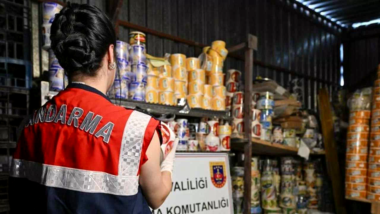 Ankara’da gıda operasyonu: 17 ton kaçak çikolata ele geçirildi