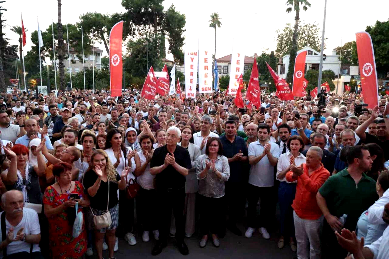 Antalya’da Muhittin Böcek’e destek mitingi