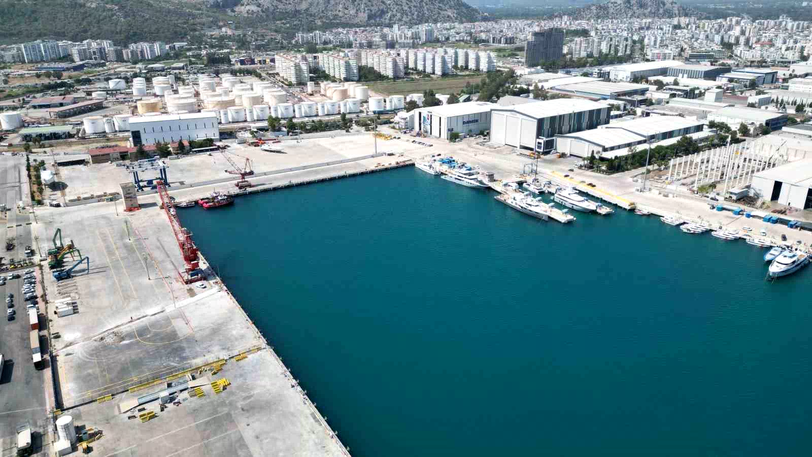 Antalya Serbest Bölge’nin haziran ayı sonu itibarıyla toplam ticaret hacmi 598 milyon 643 bin dolar oldu