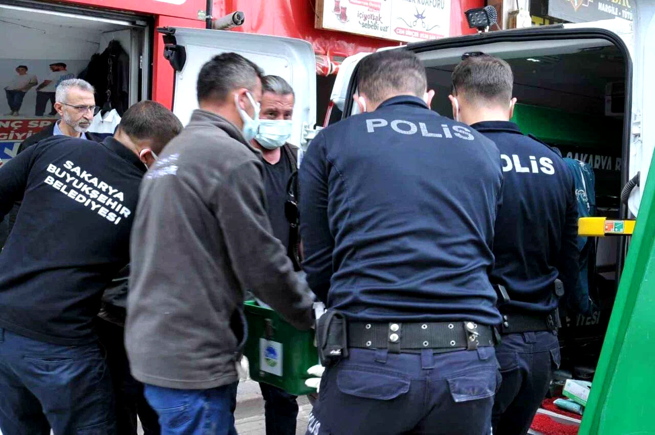 Apartmandan gelen kötü koku cesedi ortaya çıkardı