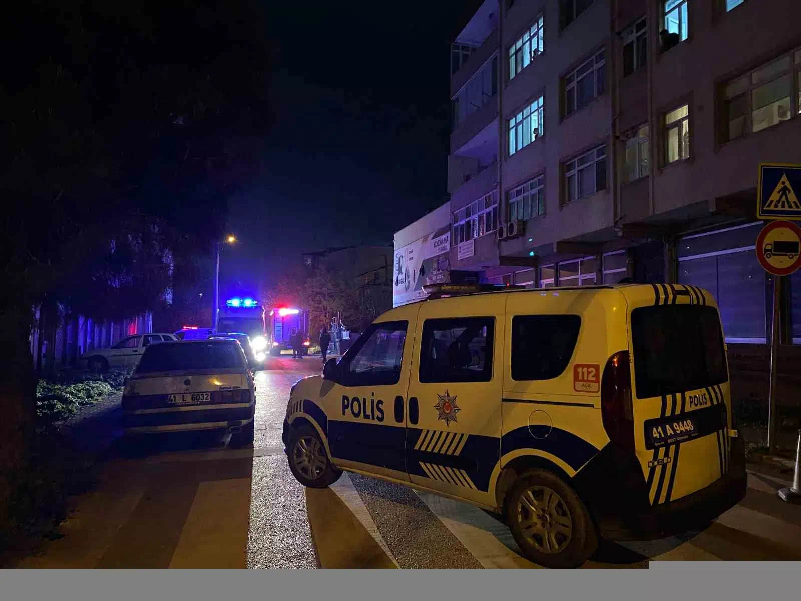 Apartmanı gaz kokusu sardı, bina tahliye edildi