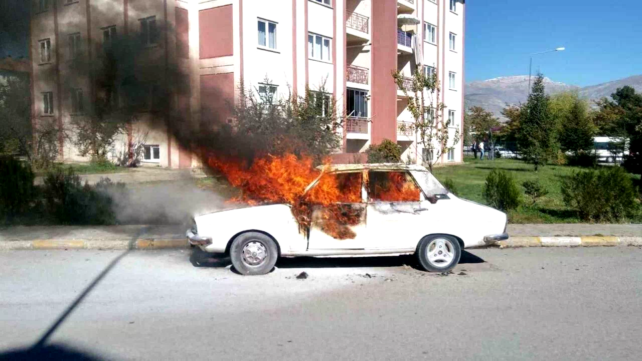 Araçlarda bırakılan malzemeler yangına neden olabilir!