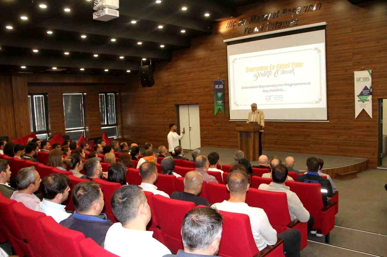 Aras Elektrik çalışanları bayramlaşma programında buluştu