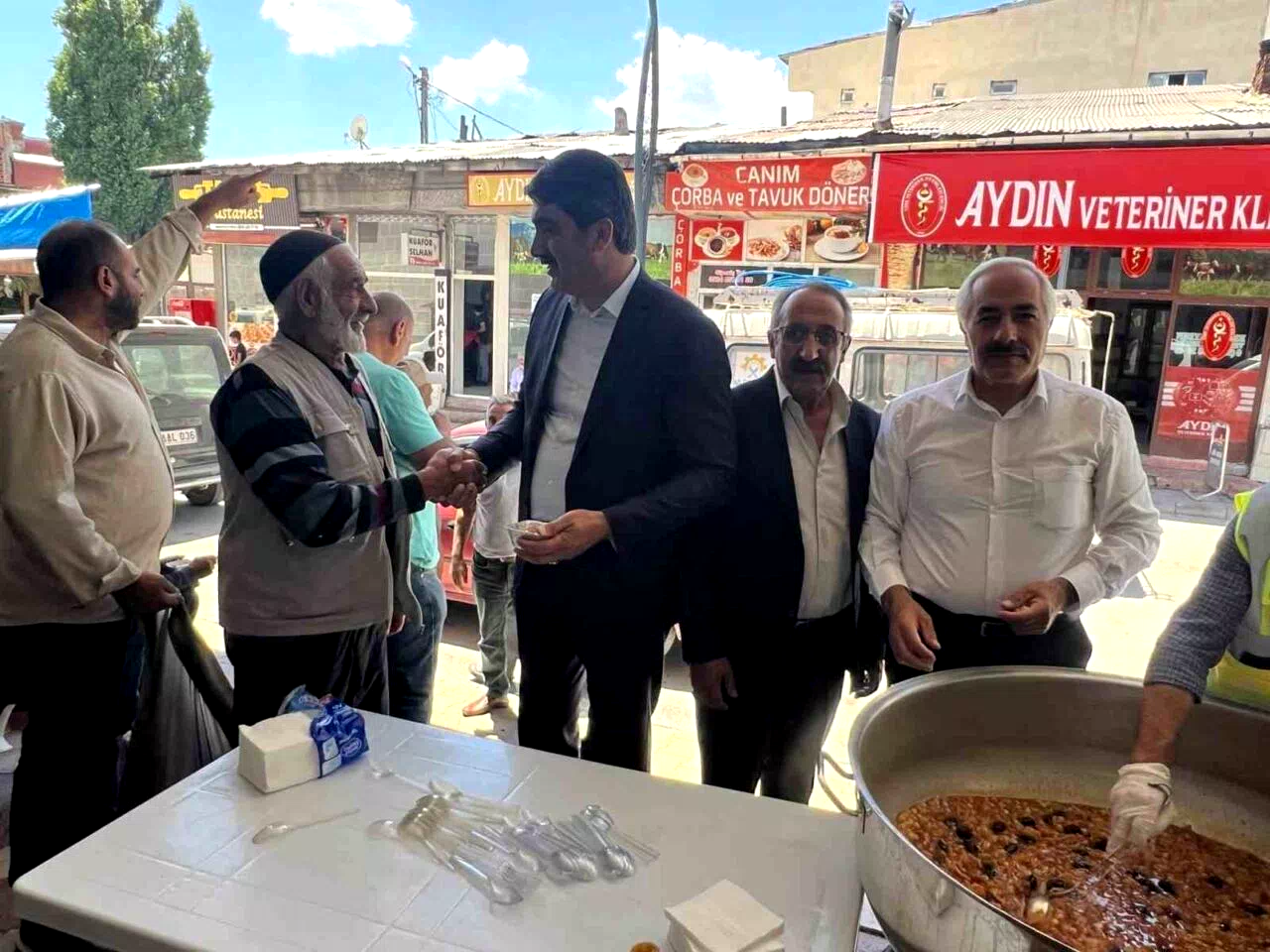 Aşkale’de aşure ikramına yoğun ilgi