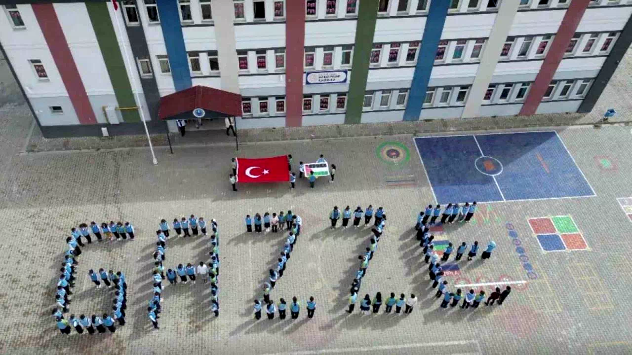 Aşkale’de ortaokul öğrencilerinden Gazze’ye duygusal destek