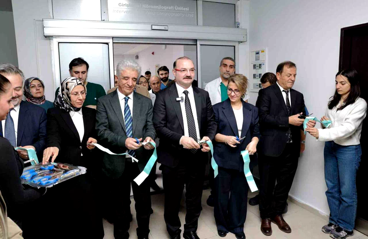 Atatürk Üniversitesi Araştırma Hastanesinde yeni nesil anjiyografi cihazı hizmete alındı