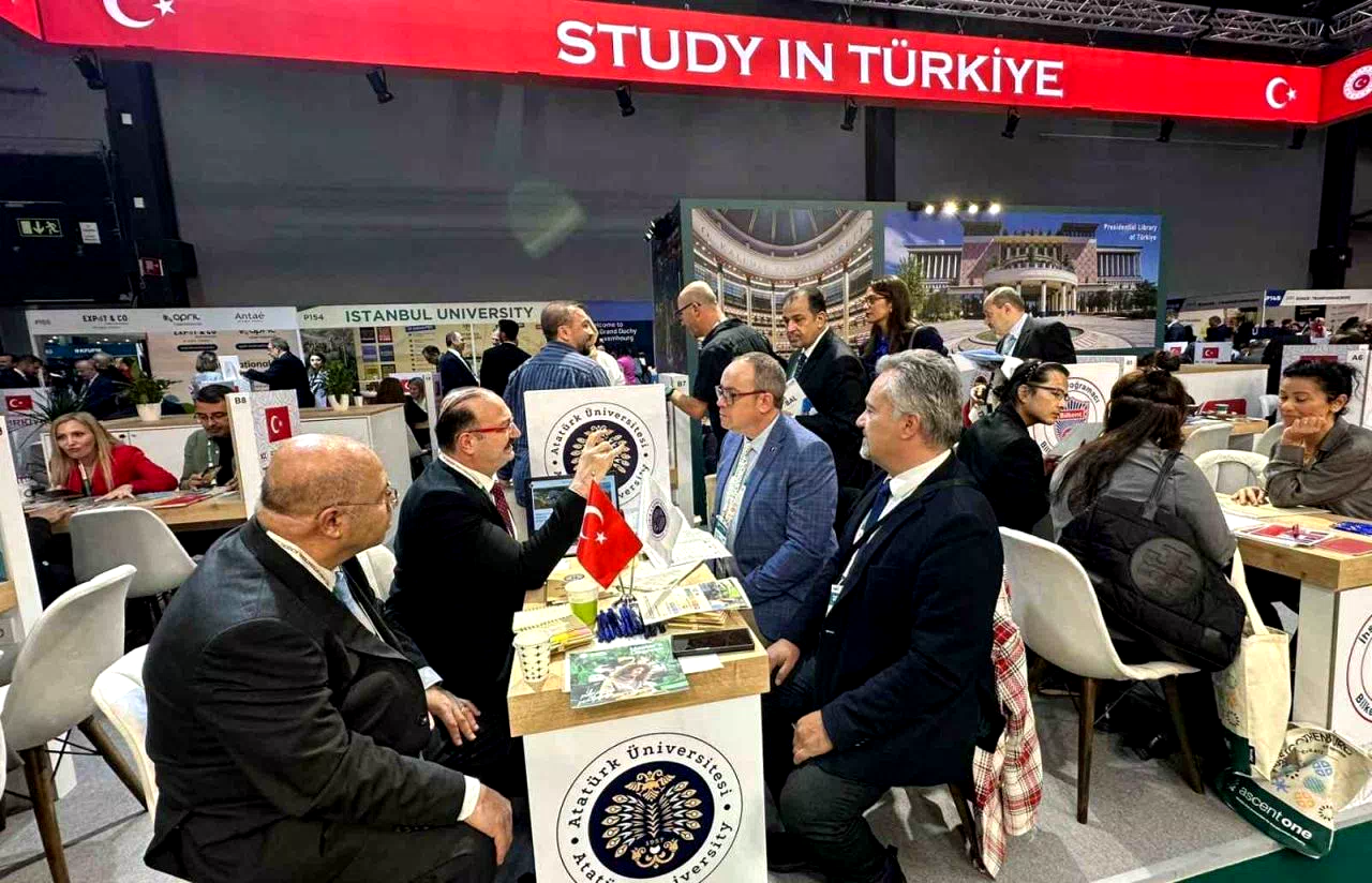 Atatürk Üniversitesi, Avrupa’nın en büyük eğitim fuarlarından EAIE 2025’te yer aldı