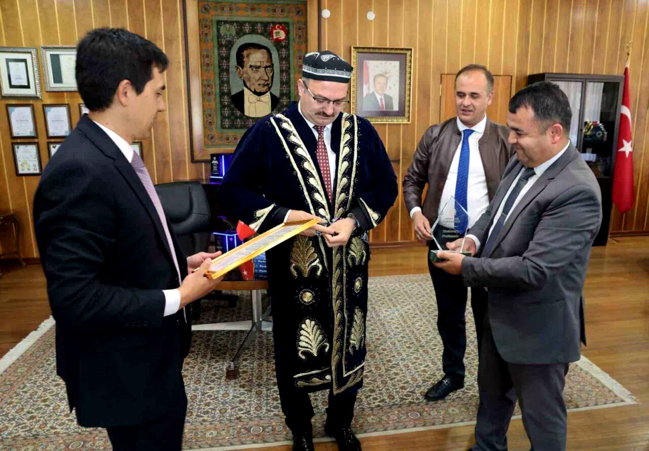 Atatürk Üniversitesi, kardeş coğrafyalardaki üniversiteler için tecrübesini paylaşıyor