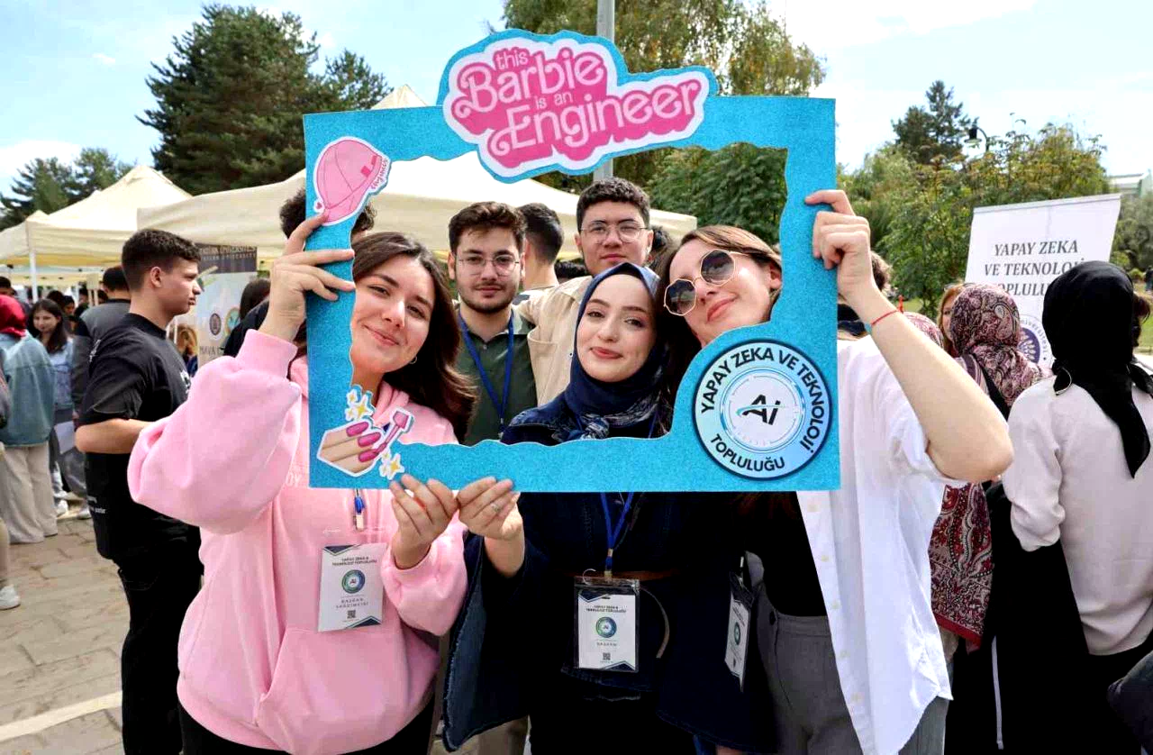 Atatürk Üniversitesi’nde “Kampüse hoş geldin” oryantasyon programı başladı
