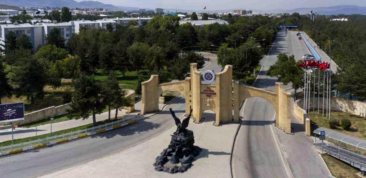 Atatürk Üniversitesi’nden 22 bilim insanı, Stanford’un “Kariyer boyu dünyanın en etkili bilim insanları” listesinde
