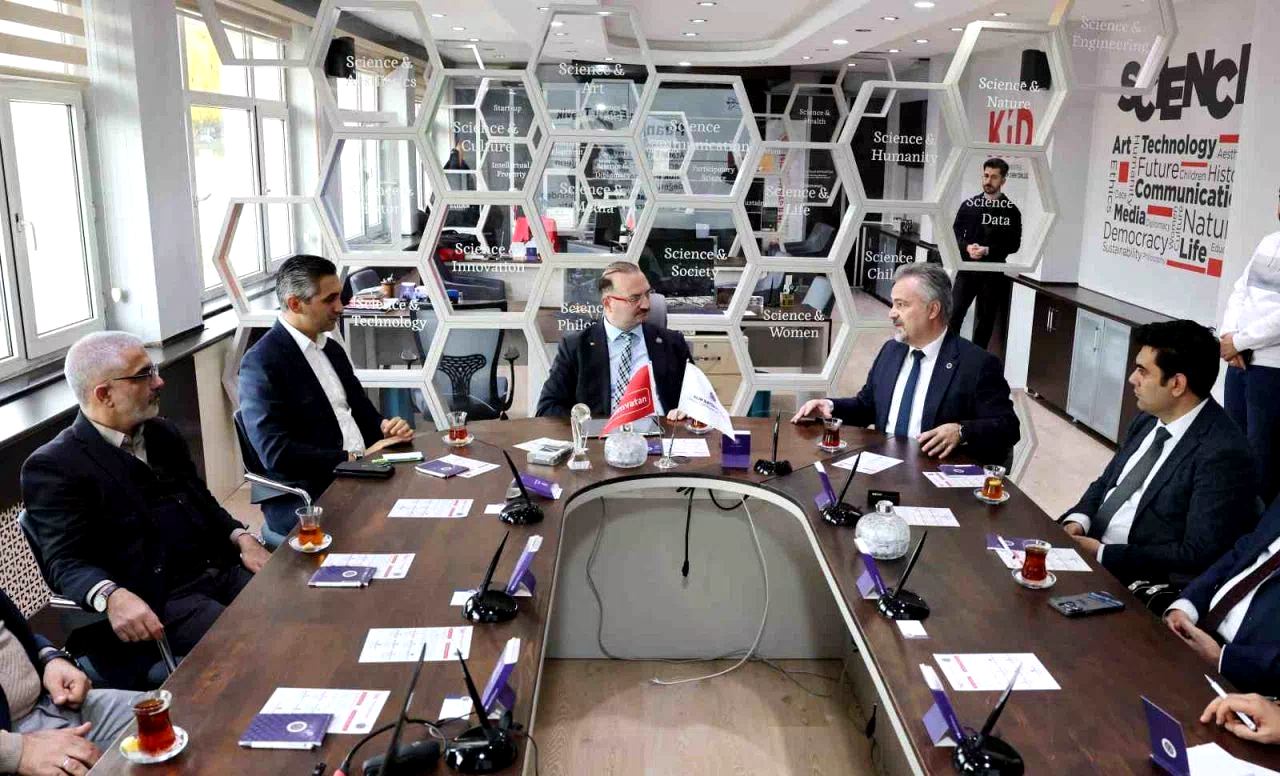 Atatürk Üniversitesinde dijital bilgi üretim seferberliği başladı