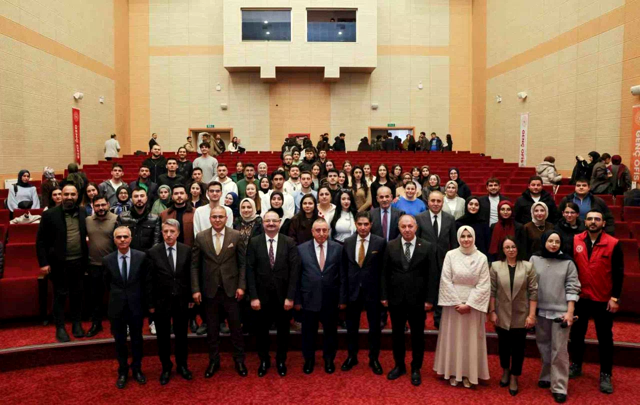 ATAÜNİ genç ofisten ufuk açan panel: “Fikirden aksiyona giden yol”