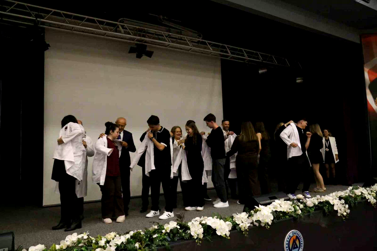 Avrasya Üniversitesi Sağlık Bilimleri Fakültesinde beyaz önlük heyecanı