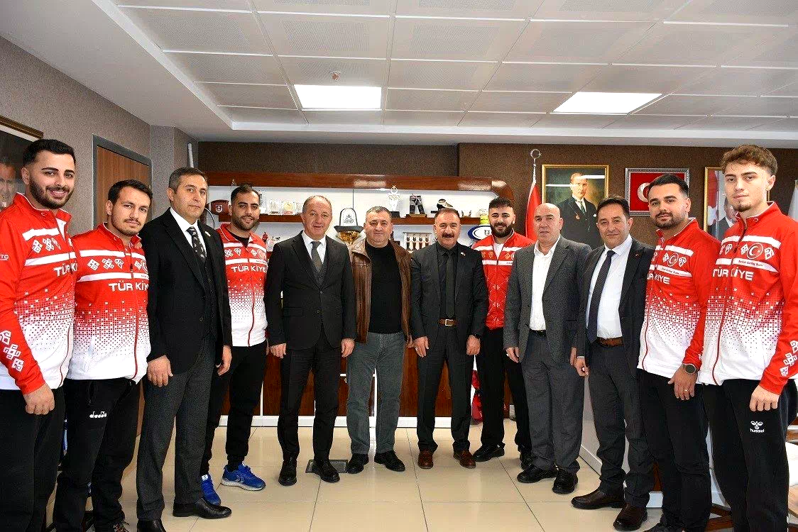 Avrupa üçüncüsü Curling Milli Takımı’ndan Çakmur’a ziyaret