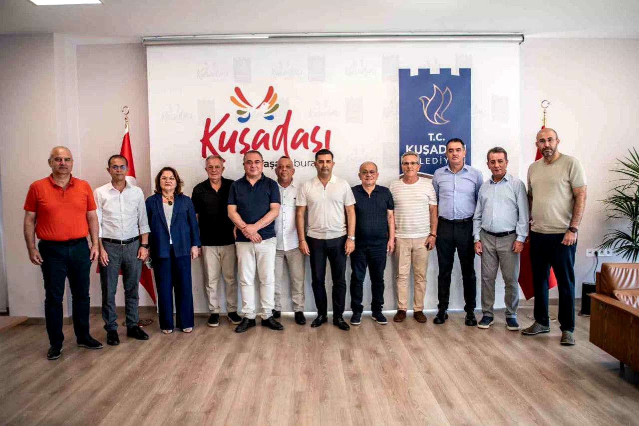 Aydın’daki CHP’li Belediye Başkanları Kuşadası’nda bir araya geldi