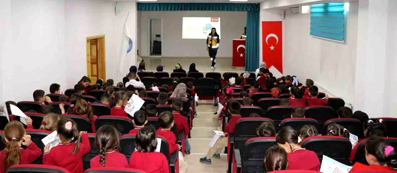 Aydıntepe’de öğrencilere ‘Sağlıklı Çocuk Sağlıklı Gelecek’ Projesi kapsamında eğitim verildi