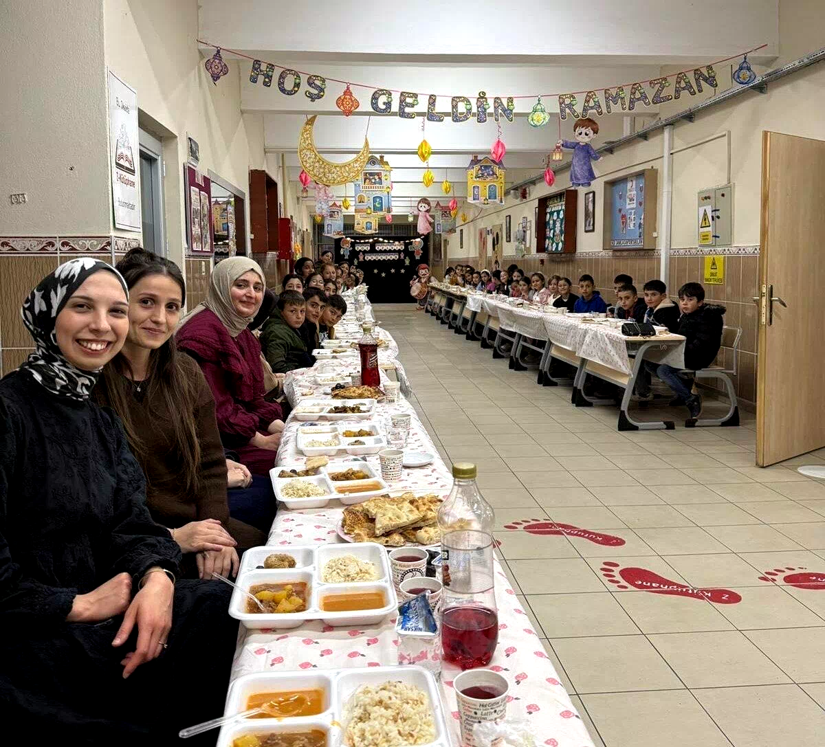 Aydıntepe’de öğretmenler ve öğrenciler iftar sofrasında bir araya geldi