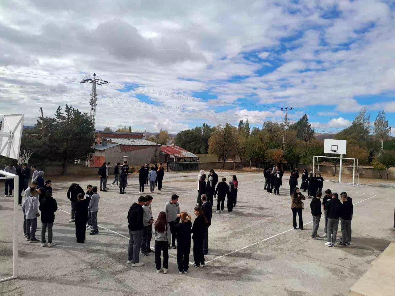 Aydıntepe’deki tüm okullarda tahliye tatbikatı yapıldı