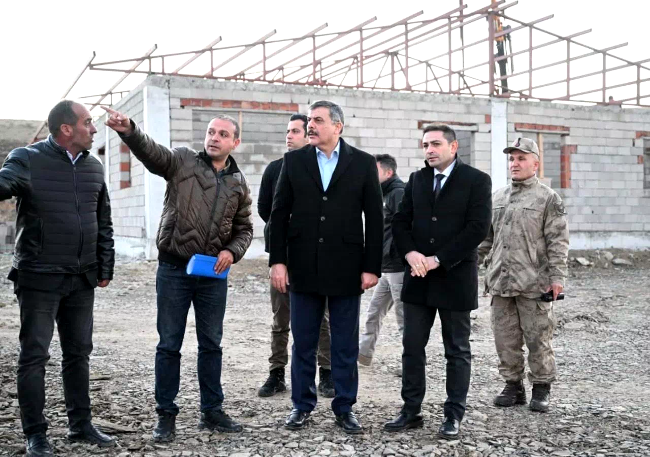 Aziziye’de 200 hayvan için barınak yapılıyor