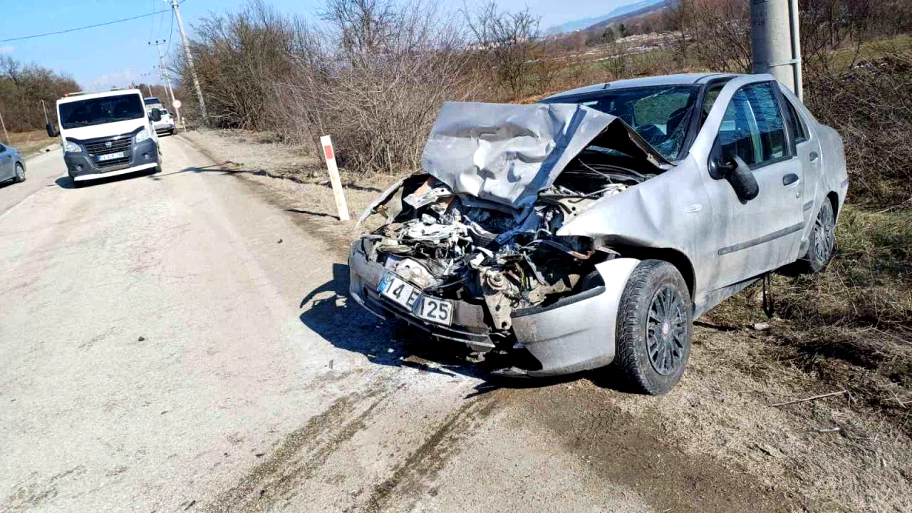 Baba ve oğlu, Bolu-Abant yolundaki trafik kazasında yaralandı.