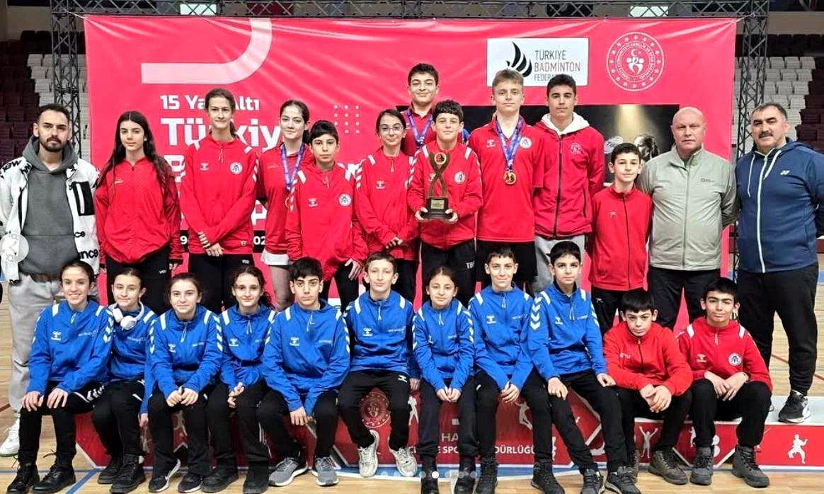 Badminton’da Erzincan rüzgârı: 3 şampiyonluk, 1 ikincilik