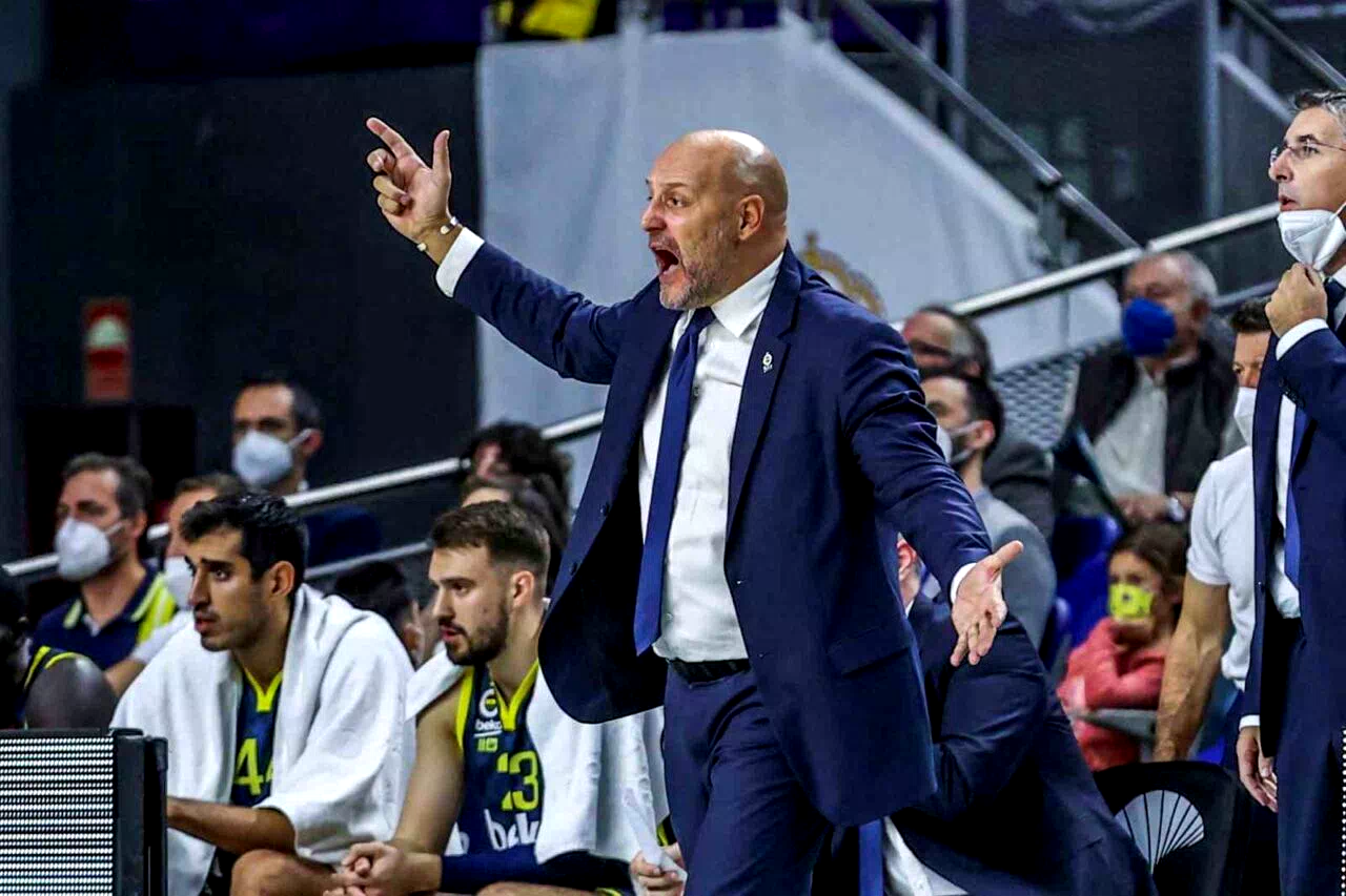 Bahçeşehir Koleji, başantrenör Aleksandar Djordjevic ile anlaştı