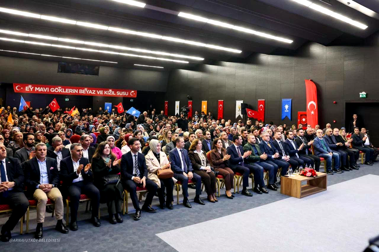 Bakan Bak: “Arnavutköy’de spor altyapısının güçlendirilmesine yönelik çalışmalar devam edecek”