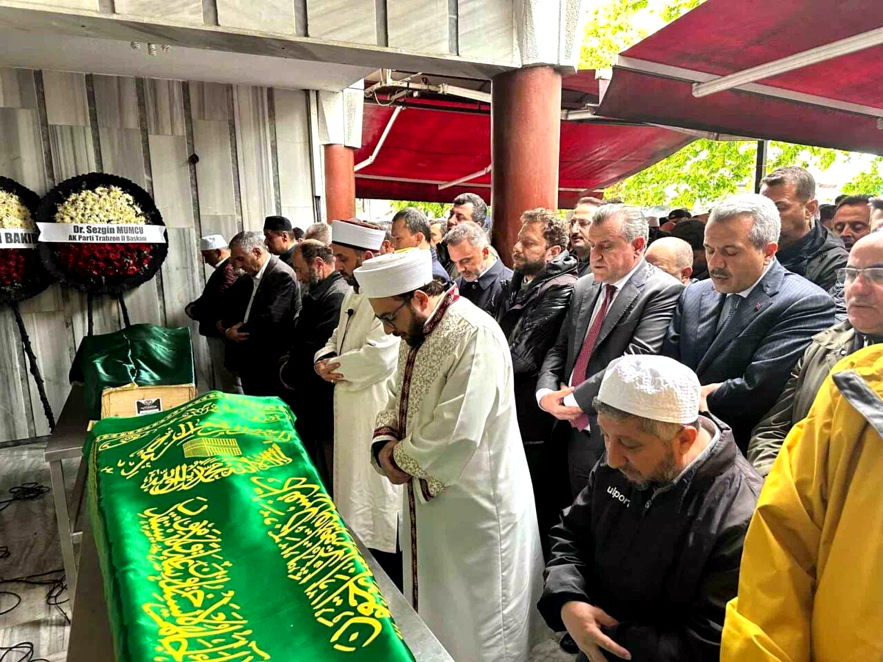 Bakan Bak, Rize Milletvekili Muhammed Avcı’nın babasının cenazesine katıldı