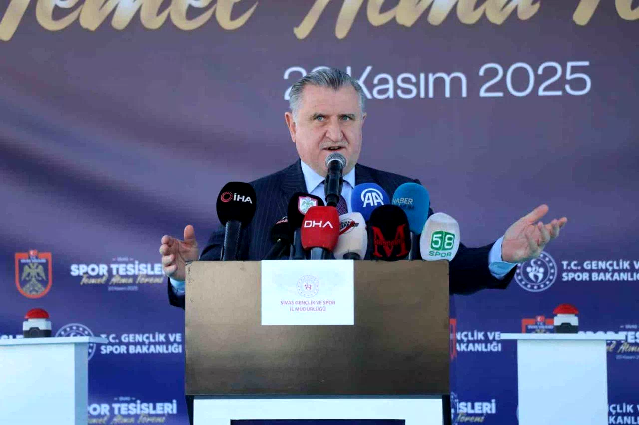 Bakan Bak: “Türkiye, spor devrimi yaşıyor”
