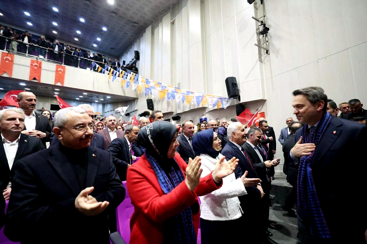 Bakan Bayraktar: “Biz gece gündüz petrol arıyoruz, doğalgaz arıyoruz”