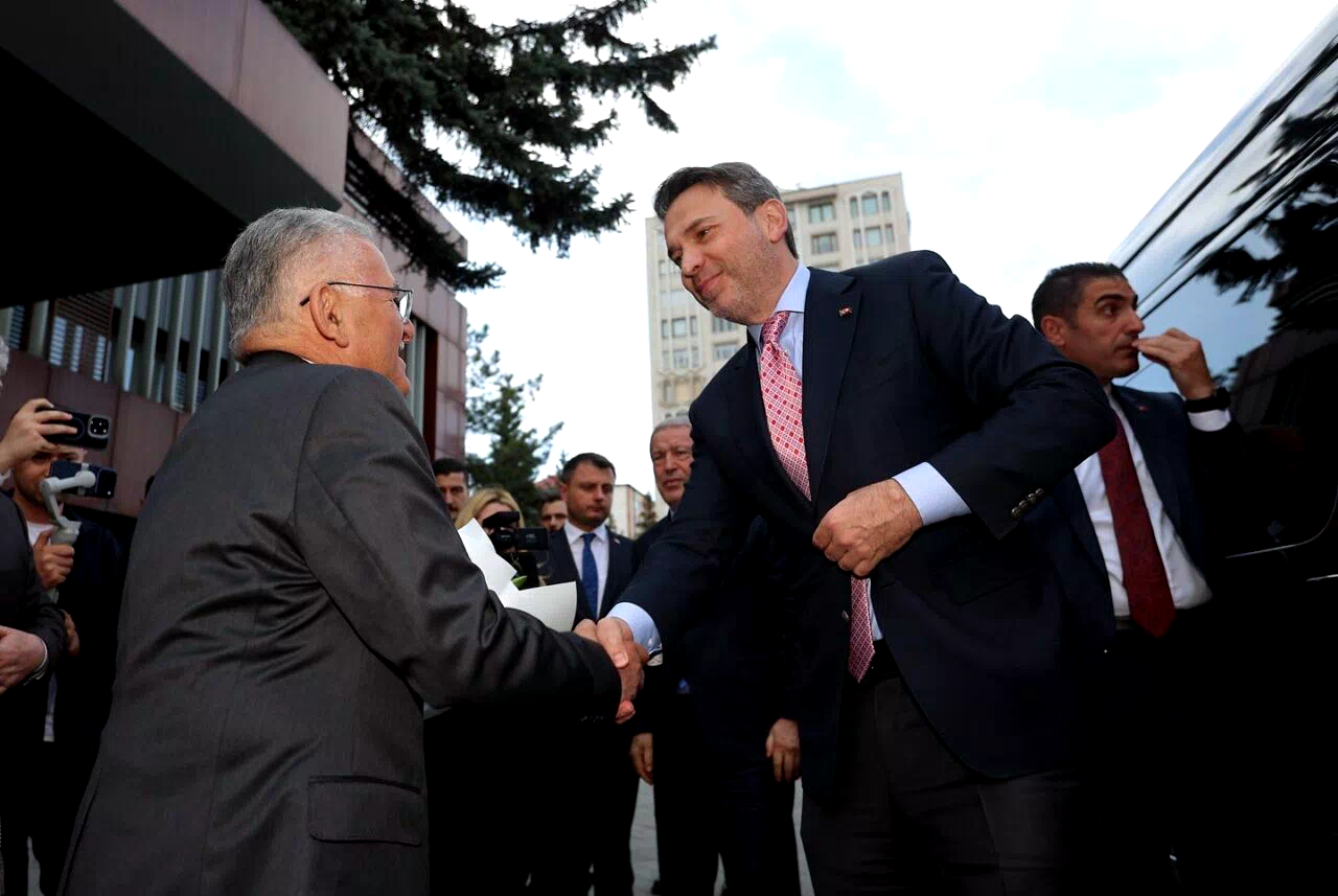 Bakan Bayraktar: “Kayseri, Türkiye’nin gözbebeği”
