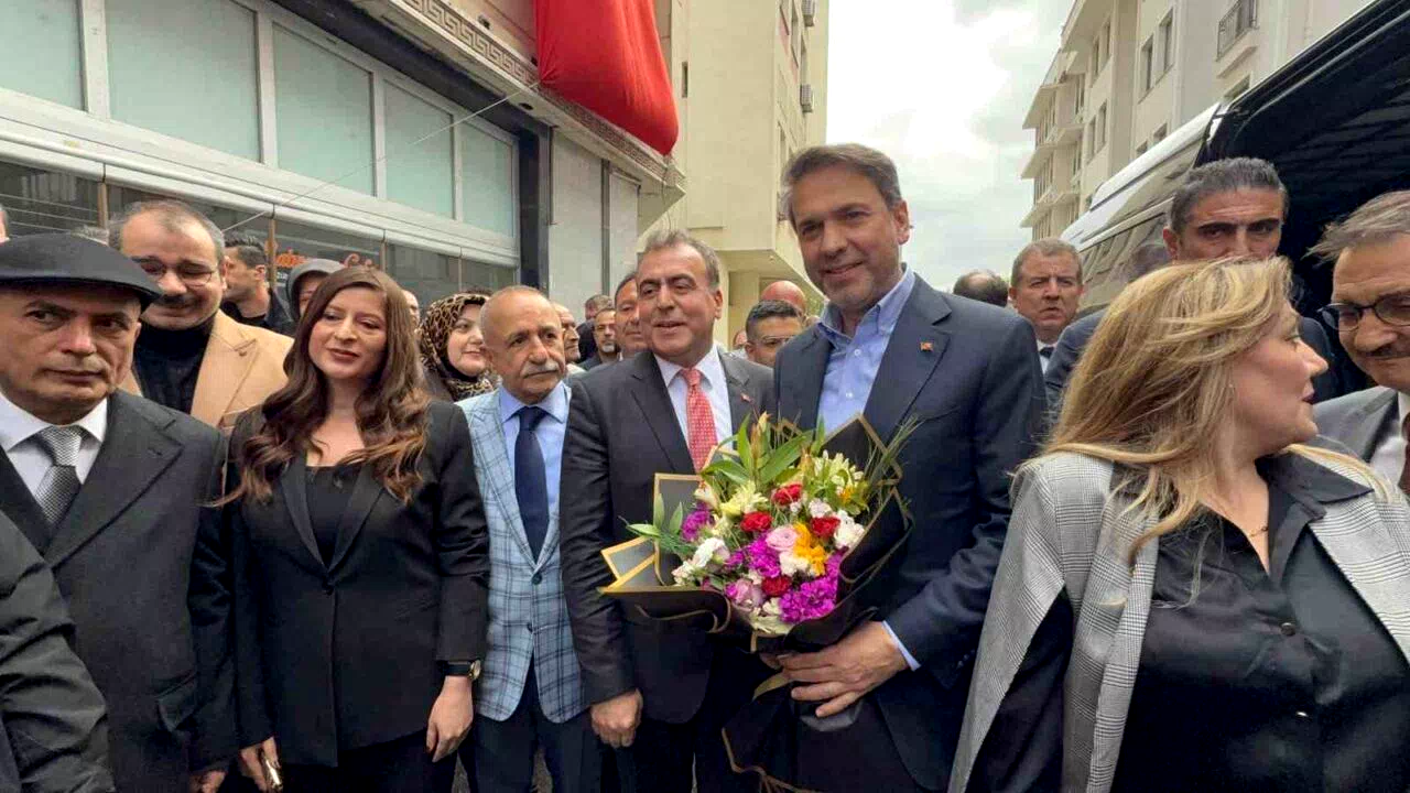 Bakan Bayraktar MHP Eskişehir İl Başkanlığı’nı ziyaret etti