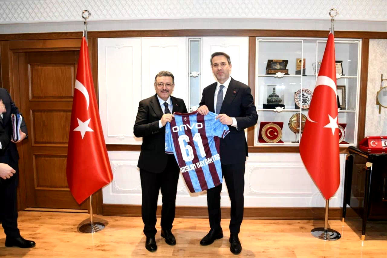 Bakan Bayraktar Trabzon’da